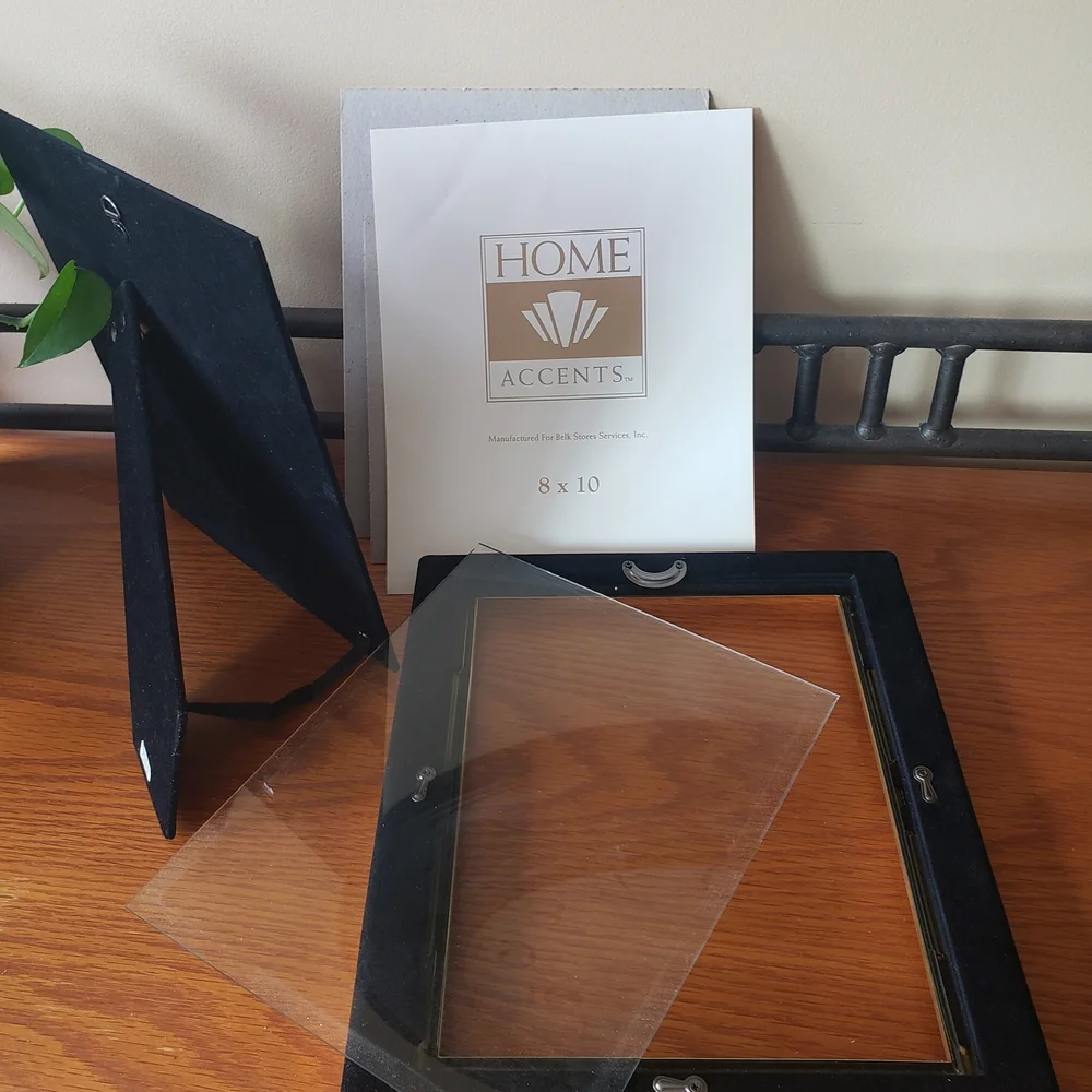 Vintage Home Accents Gold 8x10 Photo Frame